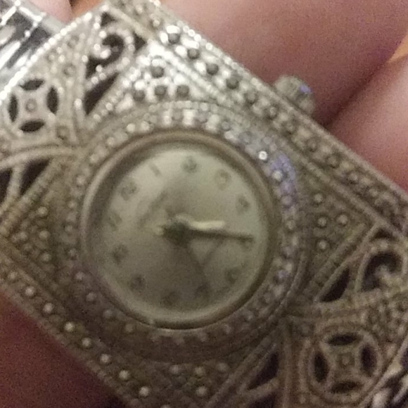 Watch - Picture 2 of 3